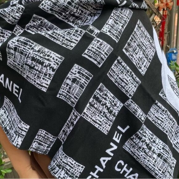 Chanel Beauty Cashmere/Silk Scarf - Picture 7 of 11